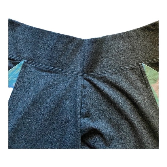 PINK-VICTORIAS SECRET YOGA-GRAY AND FLORAL LEGGINGS - Picture 7 of 9